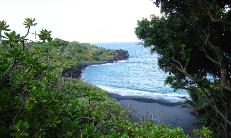 best island in hawaii maui Waianapanapa state park