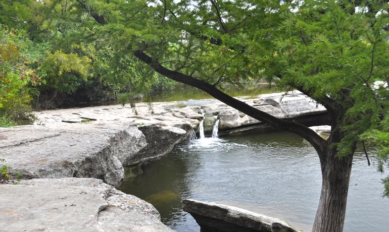 hiking mckinney falls