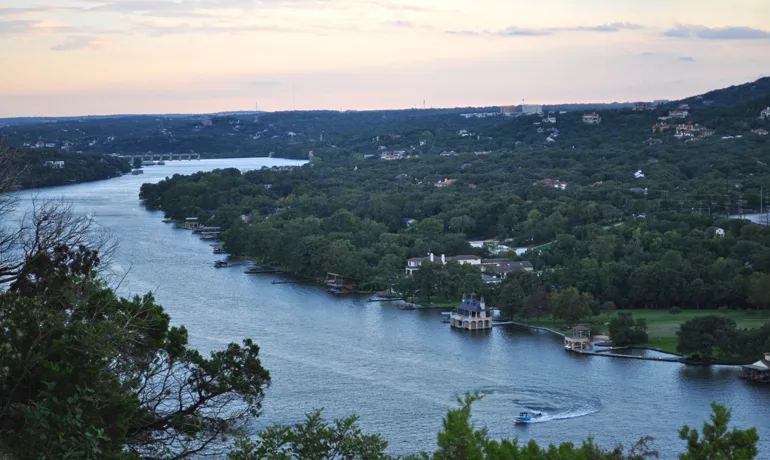 hiking in austin mount bonnell colorado river view