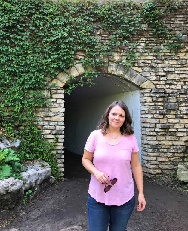 places to take pictures in Omaha Elmwood park grotto