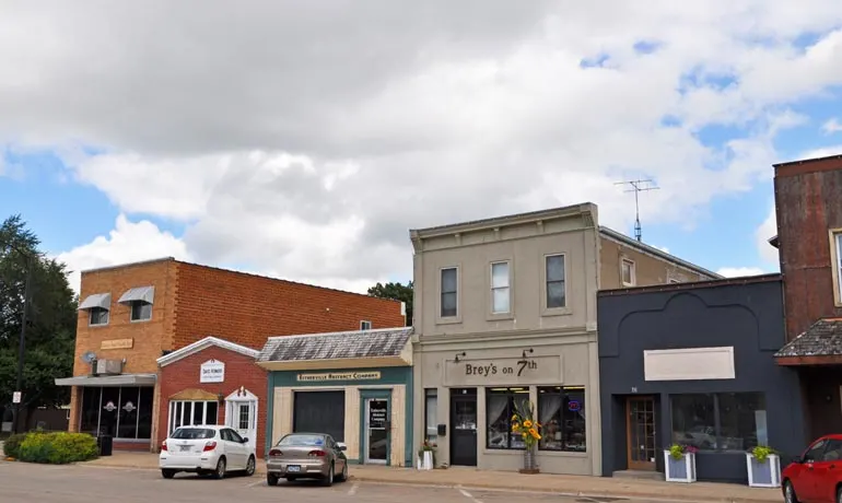 estherville businesses with traditional architecture