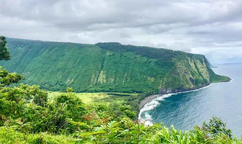 Waipio Valley Big Island overlooking the valley