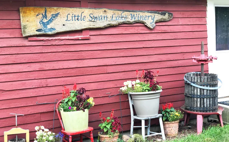 Little Swan Lake Winery sign on barn