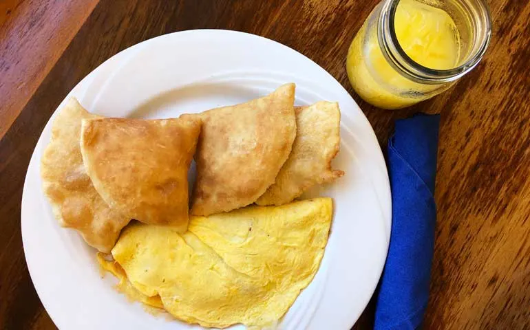 Belize food - fry jacks and omlette in Placencia