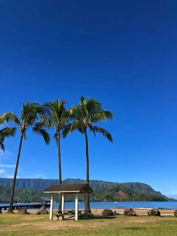 hanalei bay beach kauai