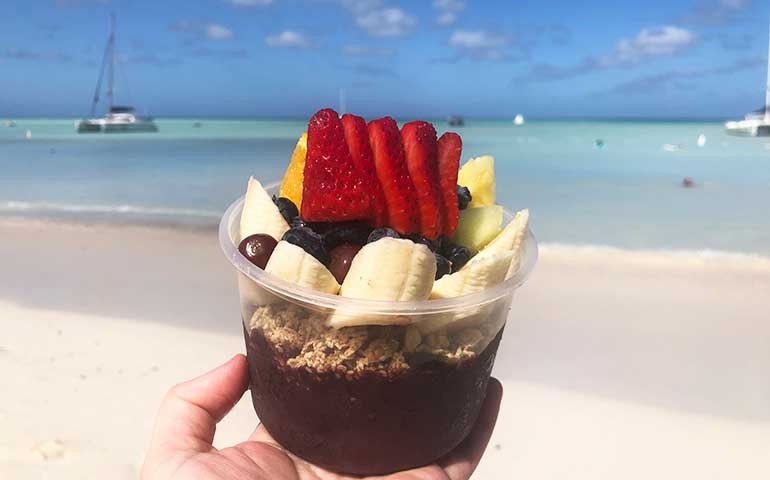 açaí bowl on the beach in Aruba