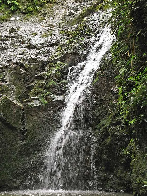 easy waterfall hikes Oahu