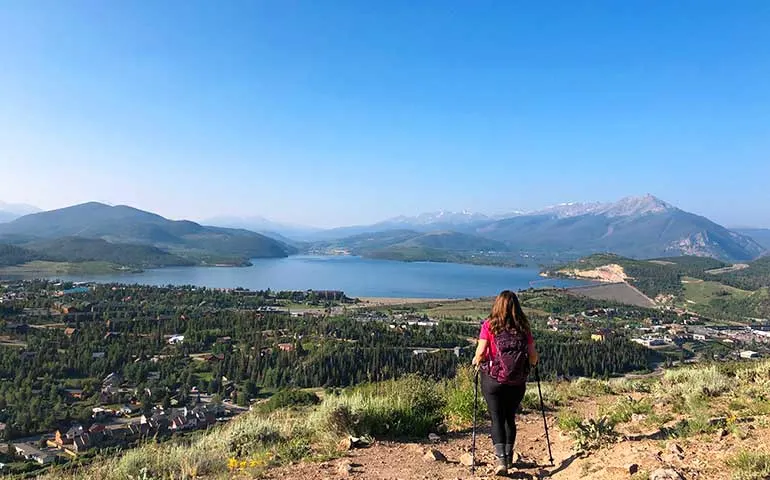 ptarmigan peak trail with lake views