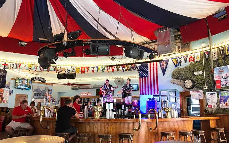 downtown bars put in bay Lake Erie vacations