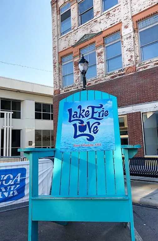 Lake Erie love chair
