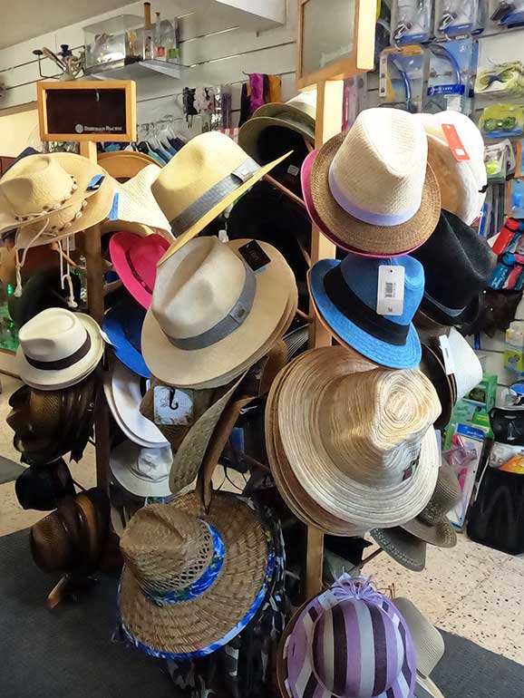shopping in culebra for hats