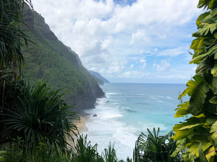 Stunning Kalalau Trail - Hiking the First 2 Miles to Hanakapiai Beach ...